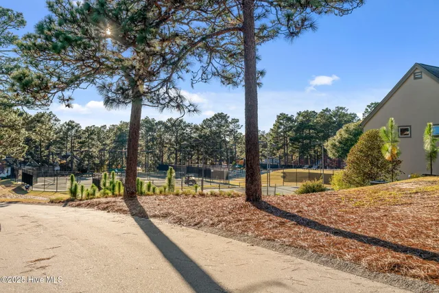 $925,000 | 140 Cochrane Castle Circle, Pinehurst, NC 28374