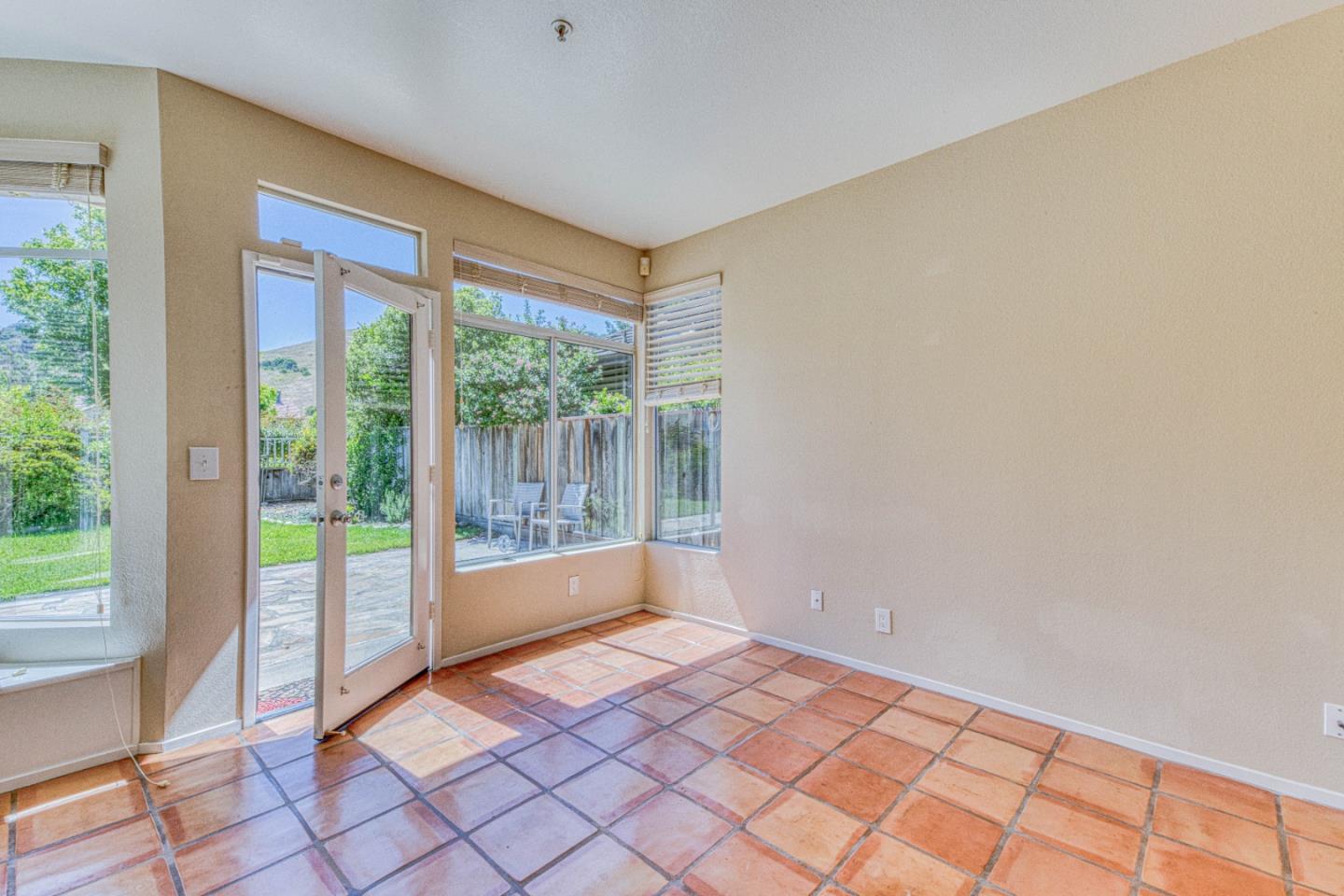 21041 Country Park Road Salinas, CA 93908 - Photo 8 of 34