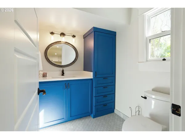 $710,000 | 710 West 11th Avenue, Eugene, OR 97402