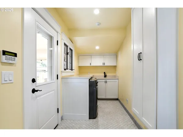 $710,000 | 710 West 11th Avenue, Eugene, OR 97402