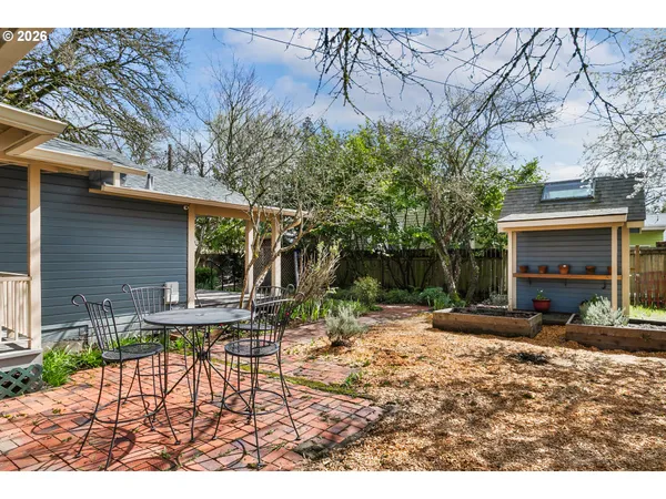 $710,000 | 710 West 11th Avenue, Eugene, OR 97402