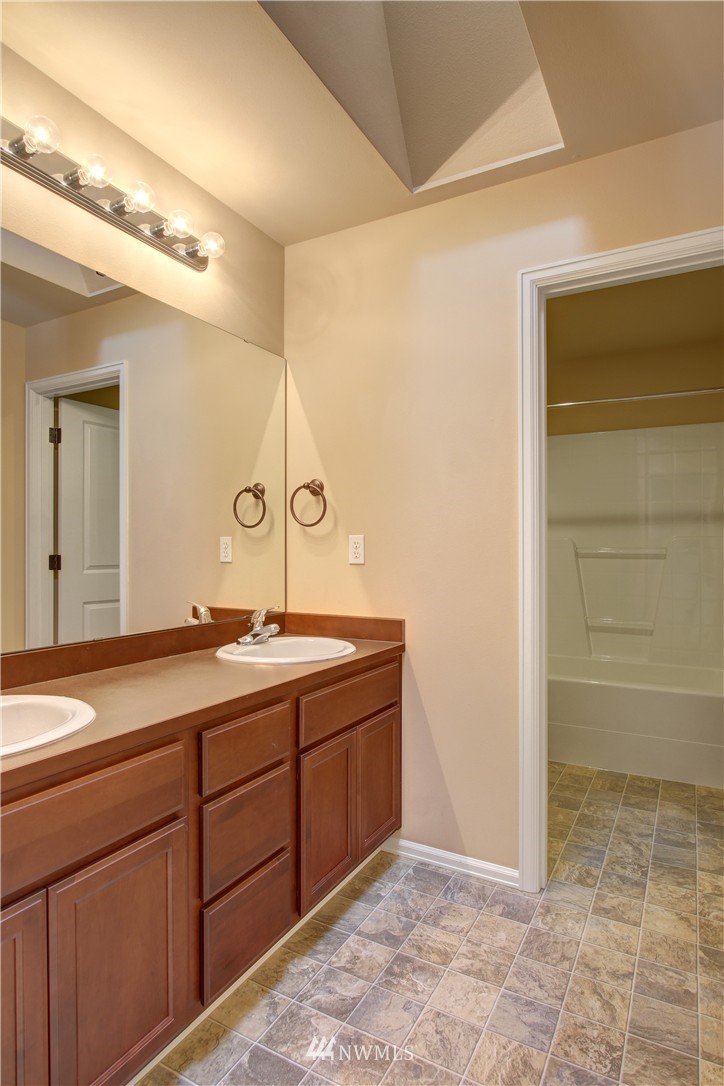 2513 Northeast 21st Street Renton, WA 98056 - Photo 16 of 21