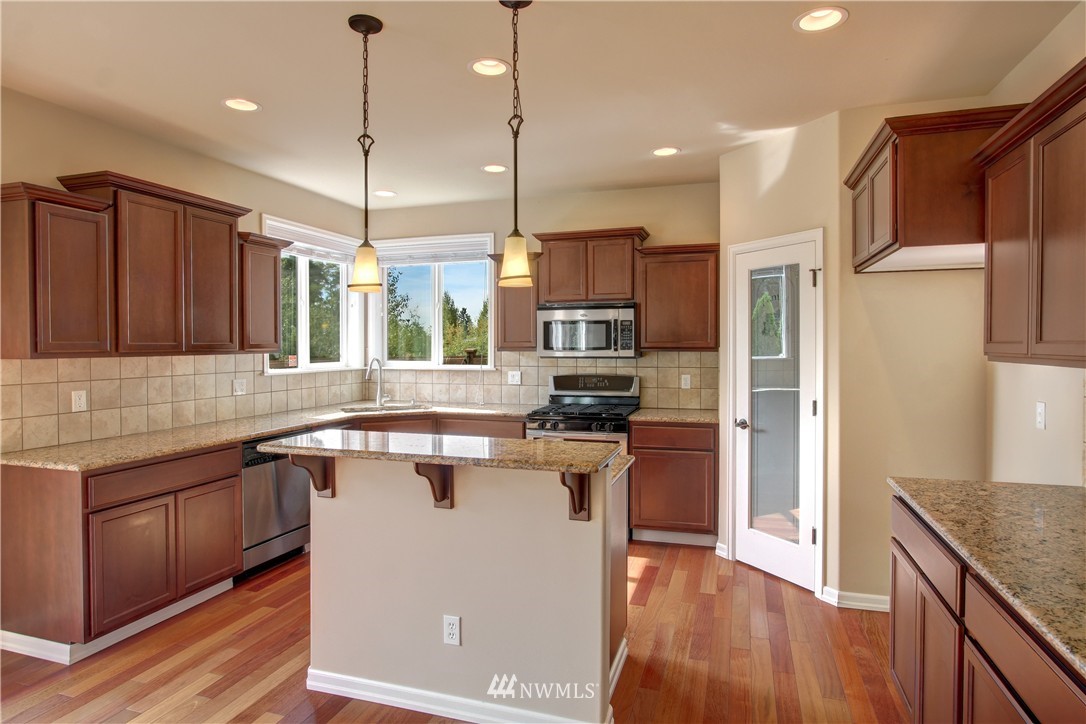 2513 Northeast 21st Street Renton, WA 98056 - Photo 9 of 21