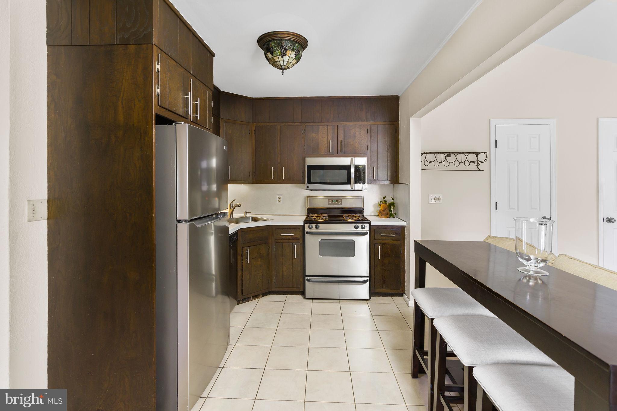 227 Jeremiah Avenue Hamilton, NJ 08610 - Photo 11 of 31 KITCHEN