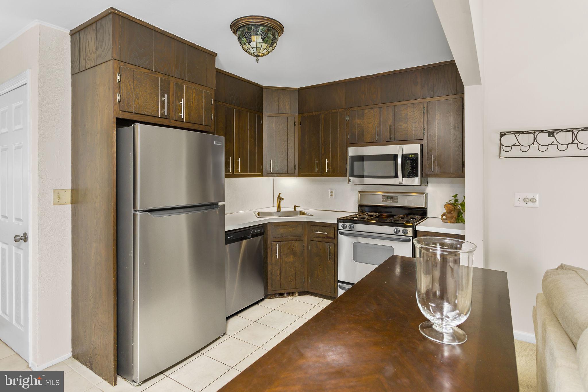 227 Jeremiah Avenue Hamilton, NJ 08610 - Photo 12 of 31 KITCHEN