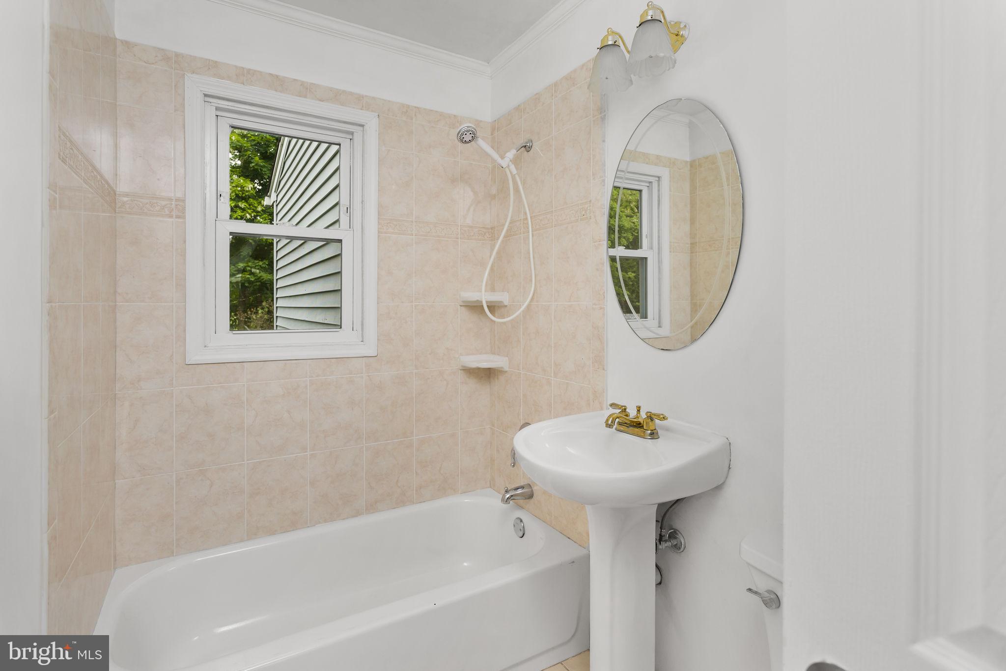 227 Jeremiah Avenue Hamilton, NJ 08610 - Photo 17 of 31 MAIN BATHROOM