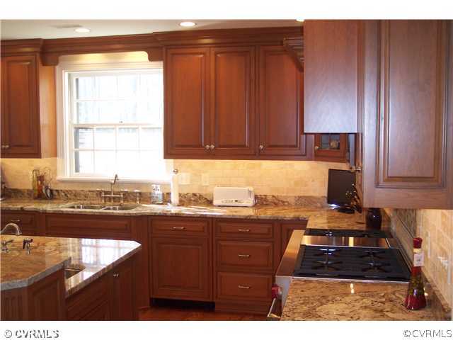 10449 Cherokee Road Richmond, VA 23235 - Photo 7 of 24 Kitchen