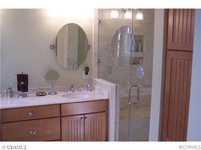 10449 Cherokee Road Richmond, VA 23235 - Photo 9 of 24 Master Bath