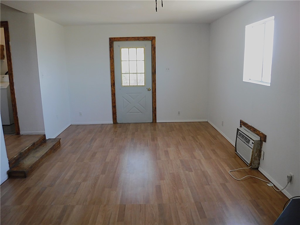 3745 Aguila Road Golden Valley, AZ 86413 - Photo 11 of 44 Living Room