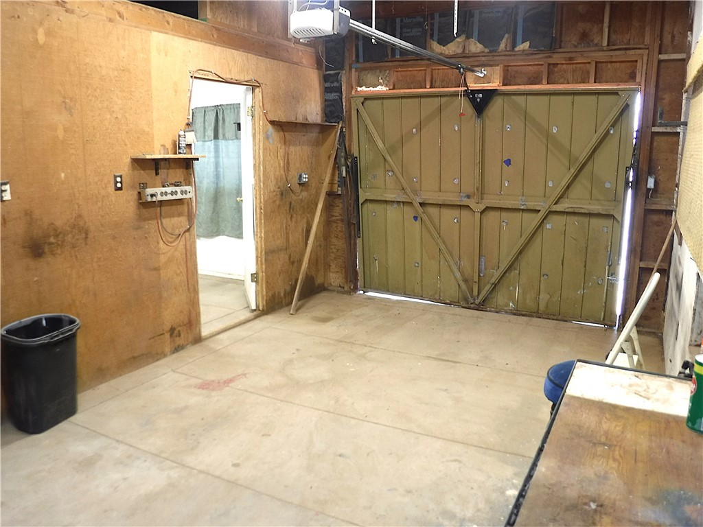 3745 Aguila Road Golden Valley, AZ 86413 - Photo 18 of 44 Garage