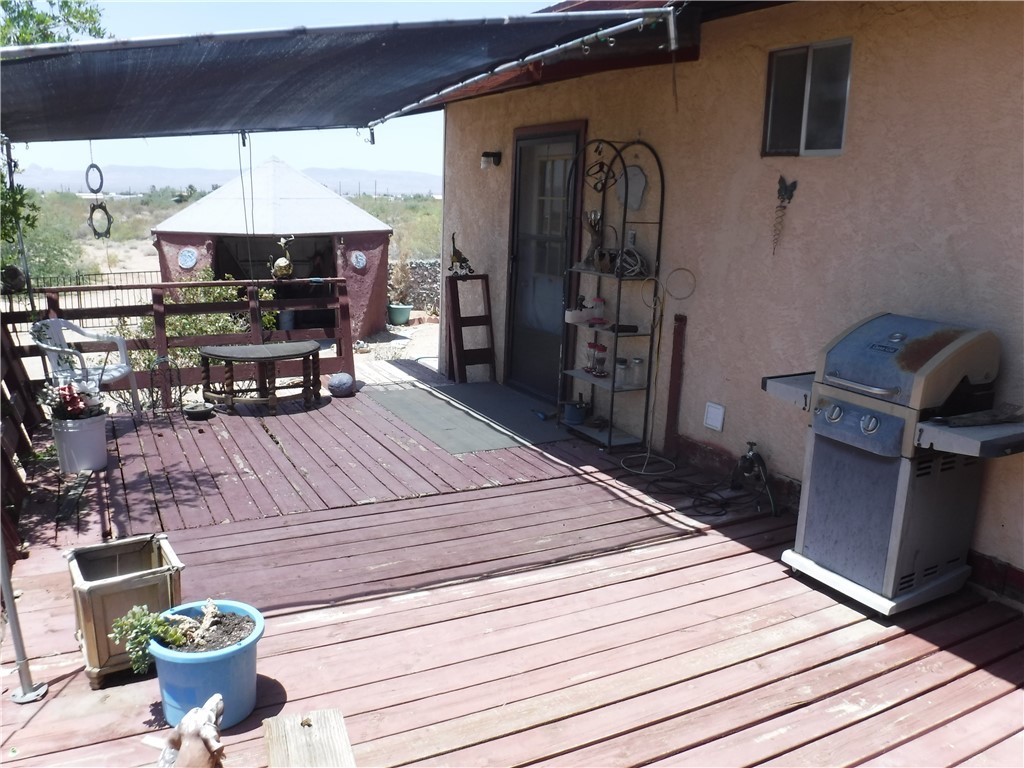 3745 Aguila Road Golden Valley, AZ 86413 - Photo 24 of 44 Deck