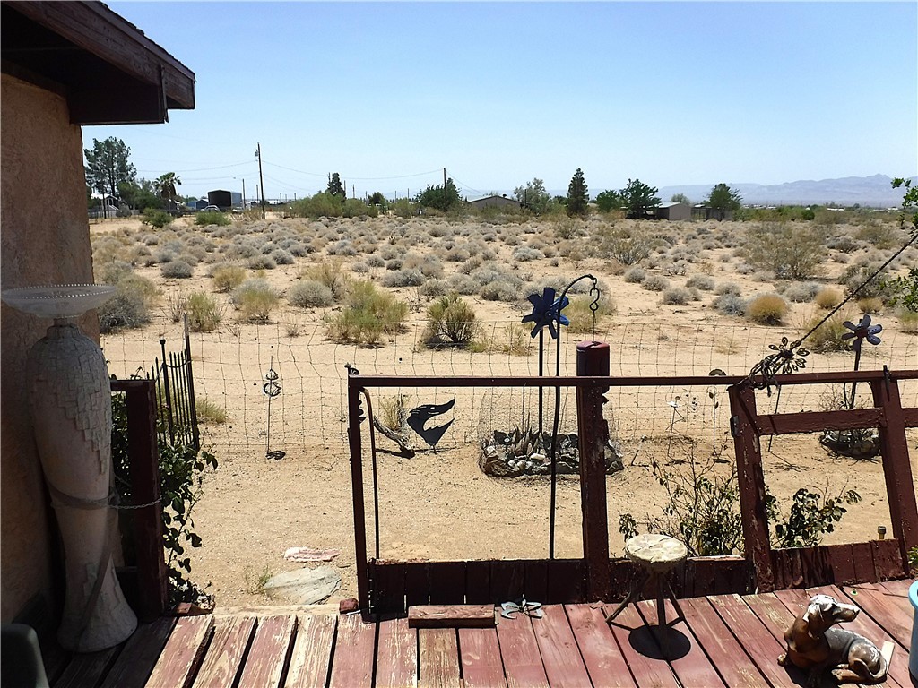 3745 Aguila Road Golden Valley, AZ 86413 - Photo 26 of 44 Deck