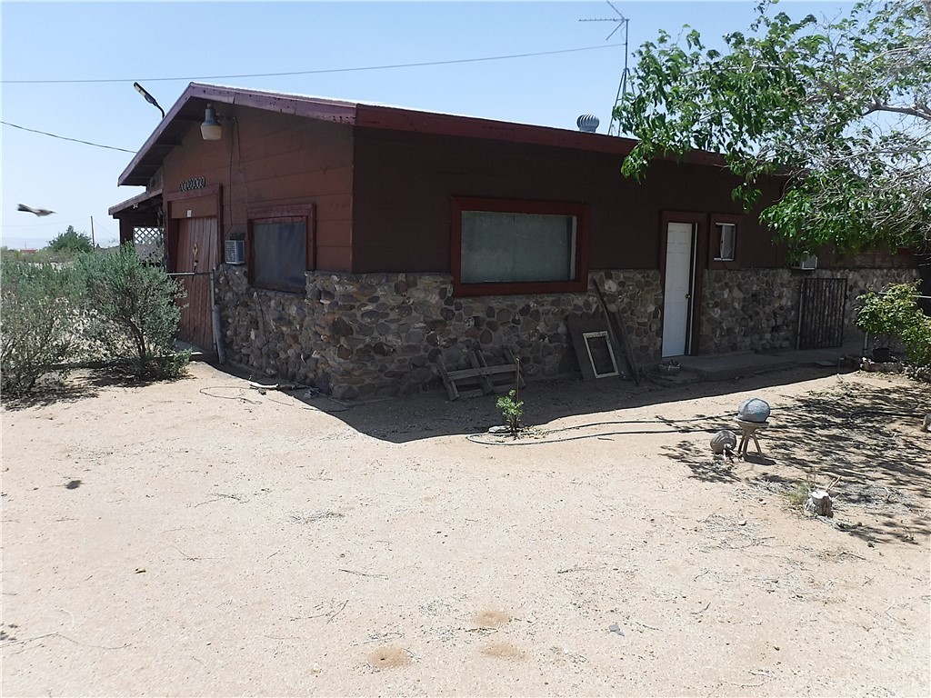 3745 Aguila Road Golden Valley, AZ 86413 - Photo 38 of 44 Side of Structure