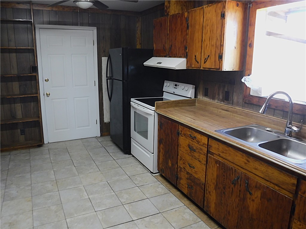 3745 Aguila Road Golden Valley, AZ 86413 - Photo 7 of 44 Kitchen