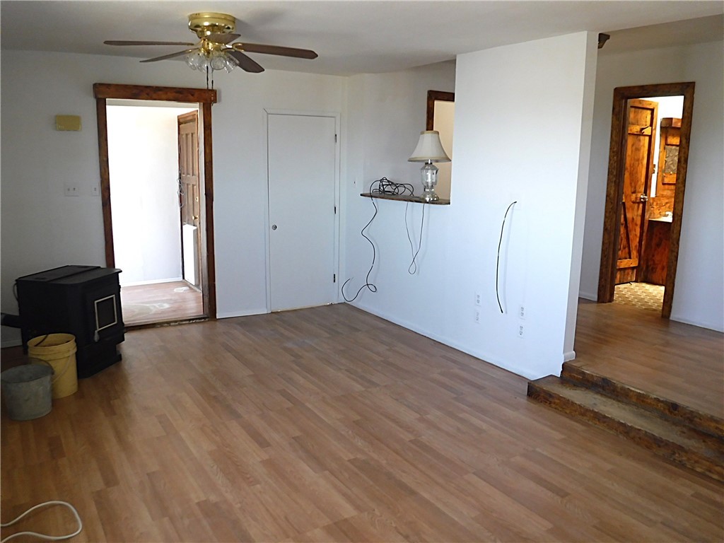 3745 Aguila Road Golden Valley, AZ 86413 - Photo 10 of 44 Living Room