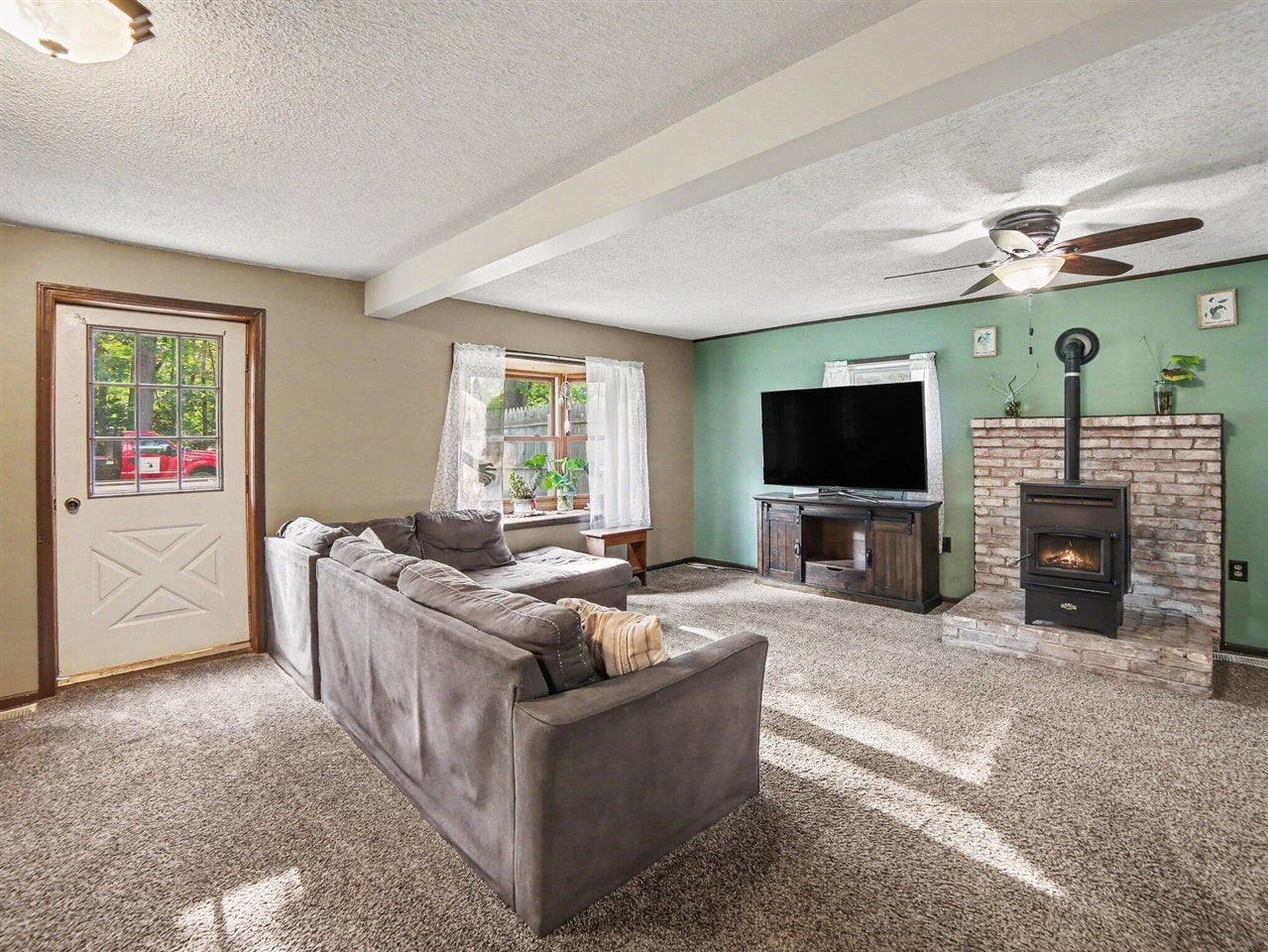 5690 White Road Muskegon, MI 49442 - Photo 5 of 28 Gallery Image 5