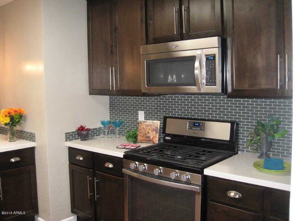 1142 East Lawrence Road Phoenix, AZ 85014 - Photo 4 of 30 Kitchen
