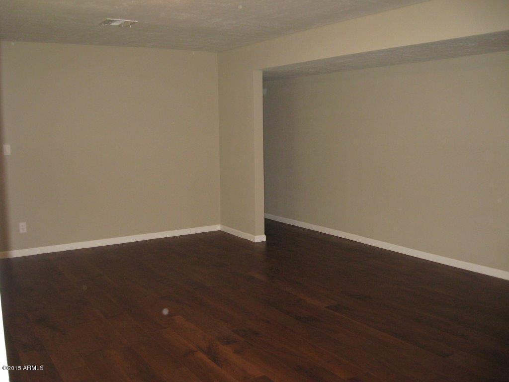 1142 East Lawrence Road Phoenix, AZ 85014 - Photo 8 of 30 Great room