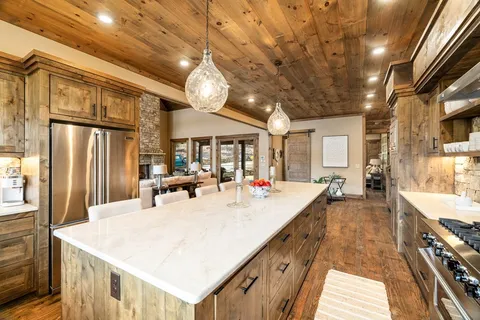 $3,300,000 | 450 Miracle Lane, Blue Ridge, GA 30513