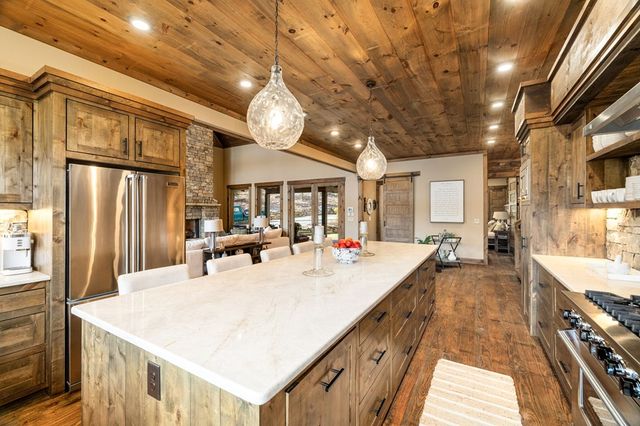 $3,300,000 | 450 Miracle Lane, Blue Ridge, GA 30513