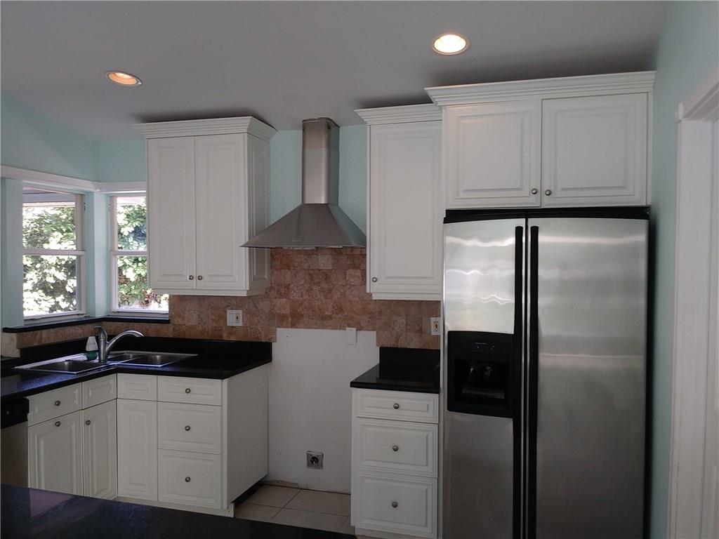 635 Holly Road Vero Beach, FL 32963 - Photo 4 of 17 Gallery Image 4