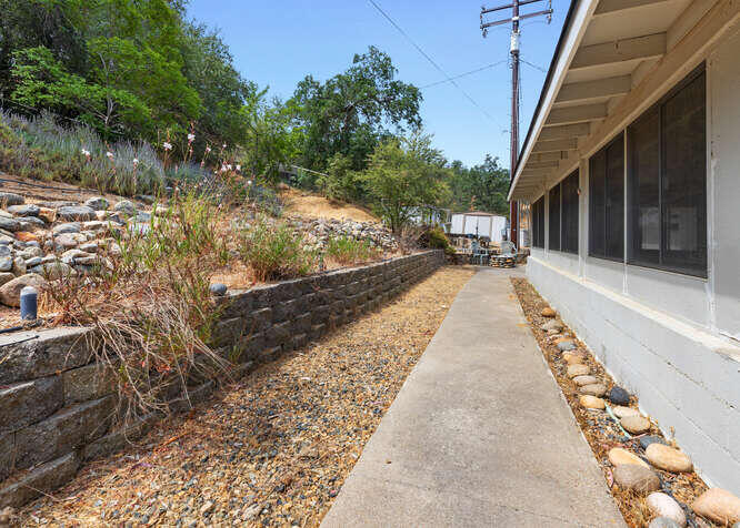 43786 Oak Drive Three Rivers, CA 93271 - Photo 35 of 47 1D7A3352-030-032-666x476