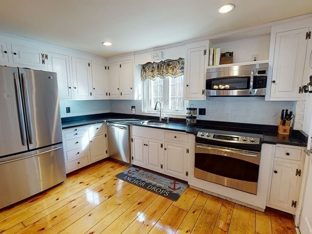 39 Daniel Road Braintree, MA 02184 - Photo 1 of 22 Gallery Image 1