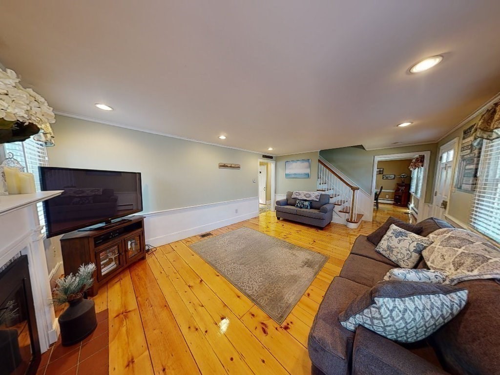 39 Daniel Road Braintree, MA 02184 - Photo 2 of 22 Gallery Image 2