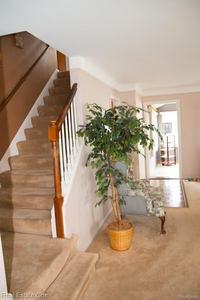 1342 Fairholme Road Grosse Pointe, MI 48236 - Photo 10 of 25 IMG_5513.jpg