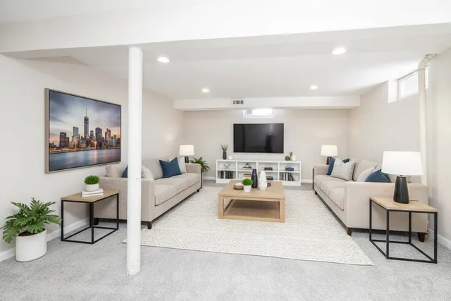 $215,000 | 83 Indianwood Drive, Thornton, IL 60476