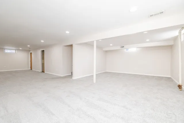 $215,000 | 83 Indianwood Drive, Thornton, IL 60476