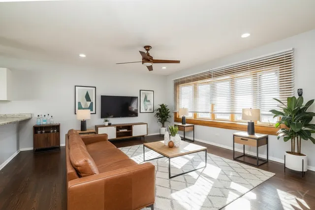 $215,000 | 83 Indianwood Drive, Thornton, IL 60476