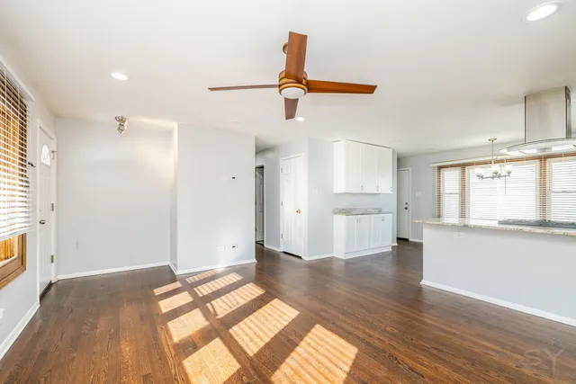 $215,000 | 83 Indianwood Drive, Thornton, IL 60476