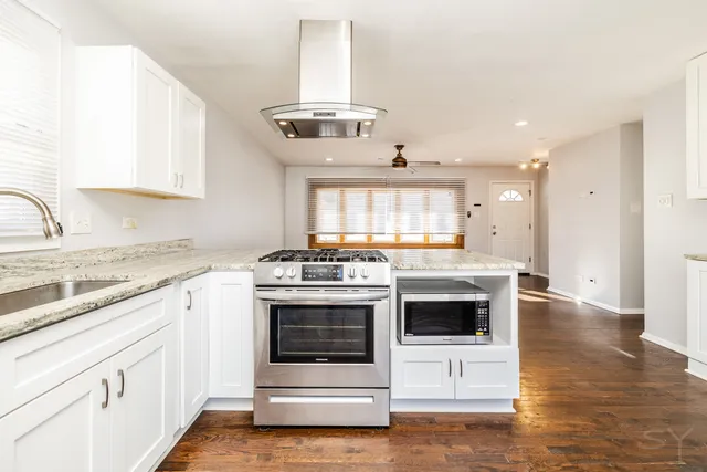 $215,000 | 83 Indianwood Drive, Thornton, IL 60476