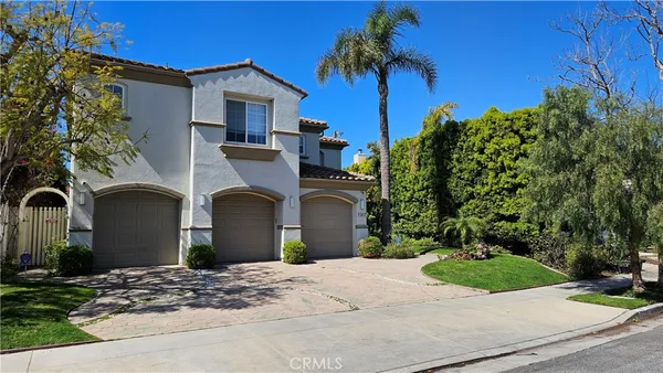 $11,500 | 7317 Dunbarton Avenue, Los Angeles, CA 90045