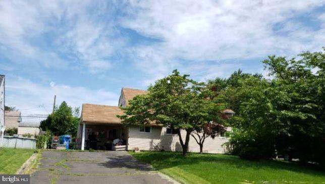 85 Wildflower Road Levittown, PA 19057 - Photo 1 of 6 Gallery Image 1