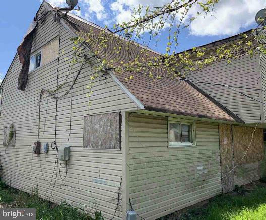 85 Wildflower Road Levittown, PA 19057 - Photo 3 of 6 Gallery Image 3