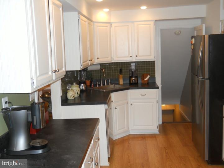 503 Willow Road Oreland, PA 19075 - Photo 3 of 16 Kitchen
