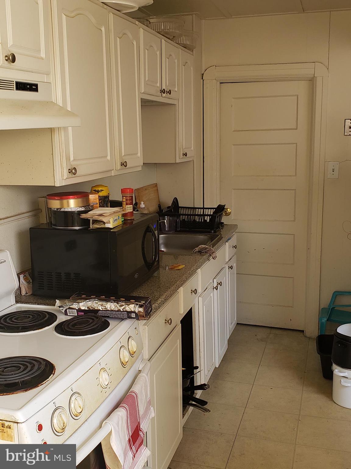 536 Millbank Road Upper Darby, PA 19082 - Photo 5 of 24
