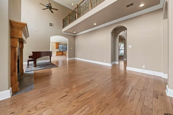 a view of livingroom with furniture and wooden floor
