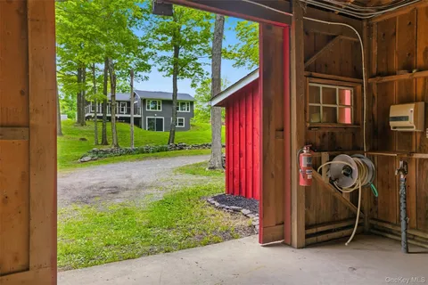 $1,000,000 | 308 Hollow Road, Staatsburg, NY 12580