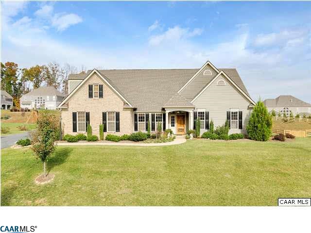 a house view with a outdoor space
