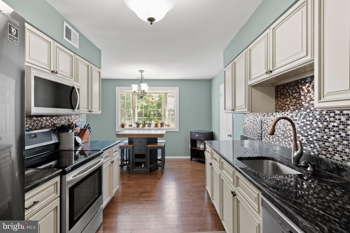567 Sharon Road Colmar, PA 18915 - Photo 8 of 34 Gallery Image 8