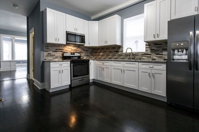 4135 West Cermak Road Chicago, IL 60623 - Photo 2 of 21