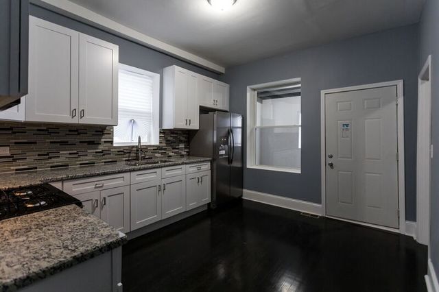 4135 West Cermak Road Chicago, IL 60623 - Photo 3 of 21