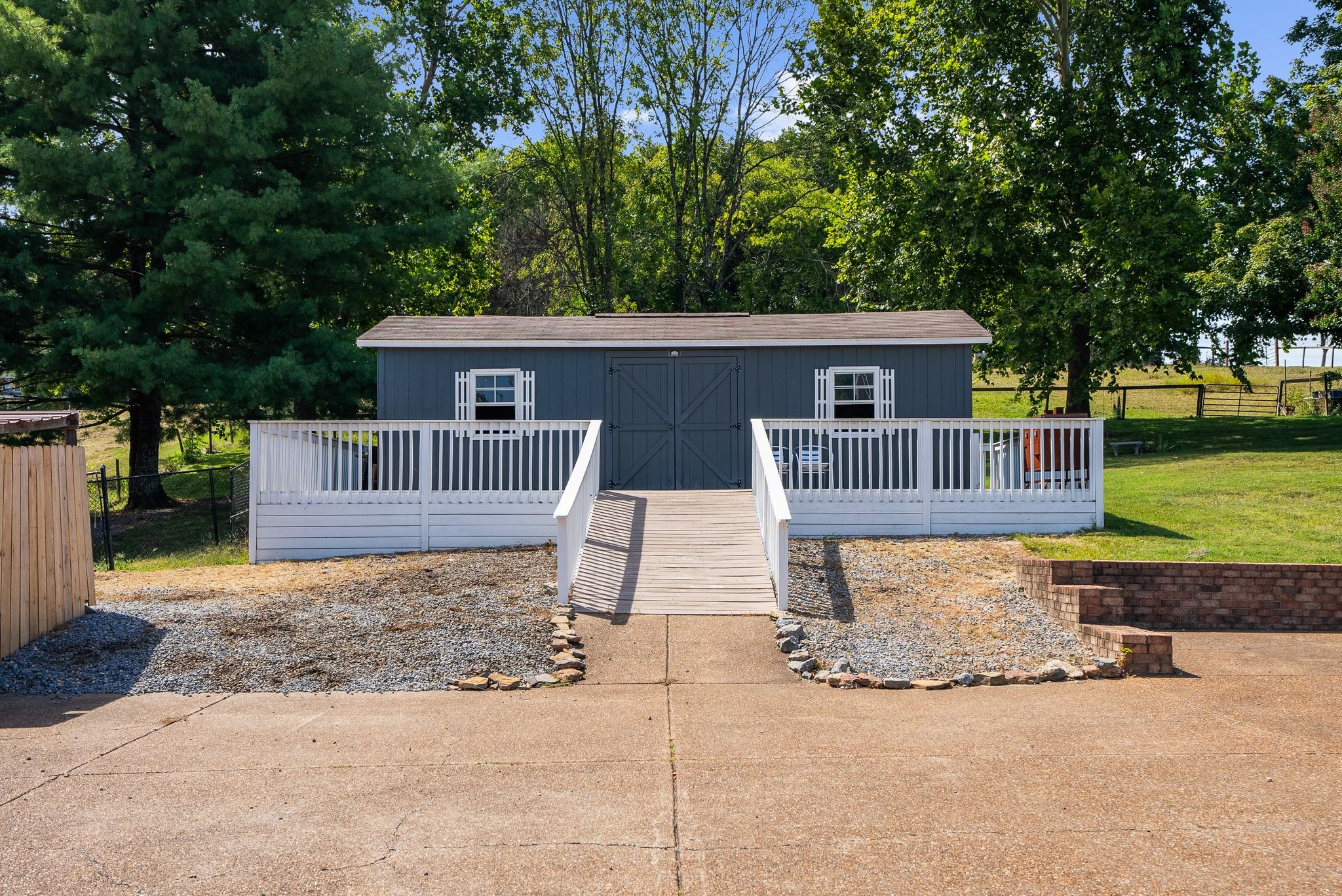 1633 Saundersville Road Hendersonville, TN 37075 - Photo 39 of 71 front view of a house with a yard