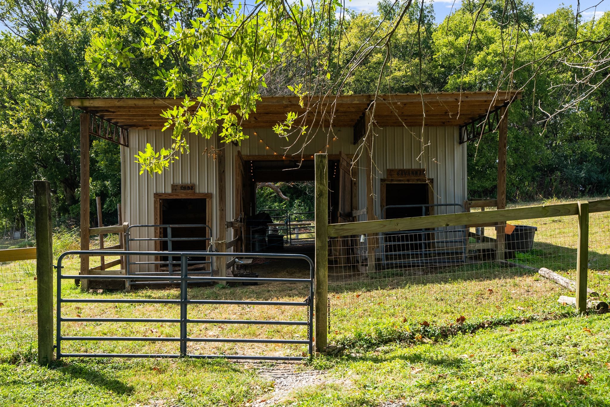 1633 Saundersville Road Hendersonville, TN 37075 - Photo 41 of 71 a view of house with a yard balcony