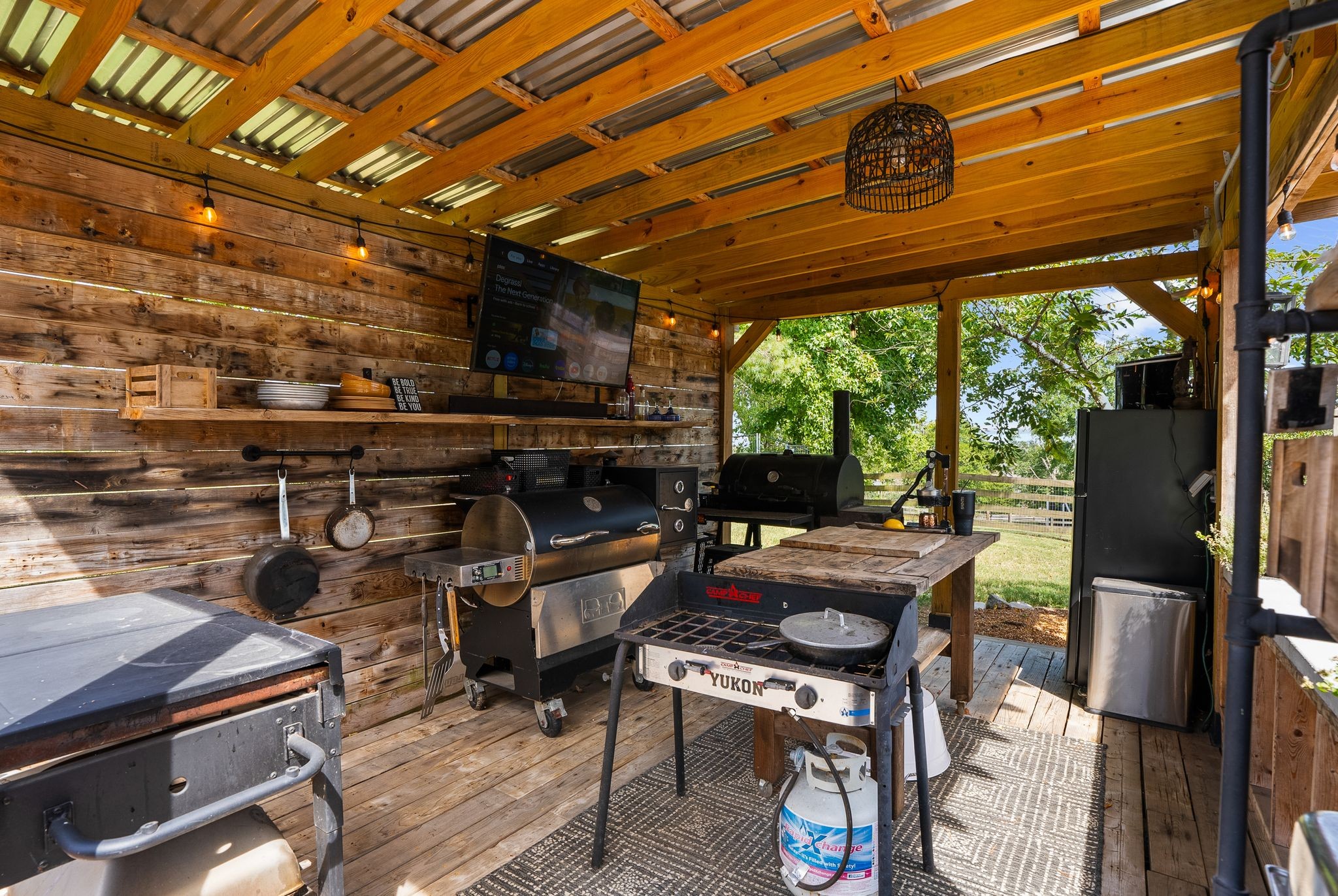 1633 Saundersville Road Hendersonville, TN 37075 - Photo 55 of 71 a view of a chairs and table in the patio