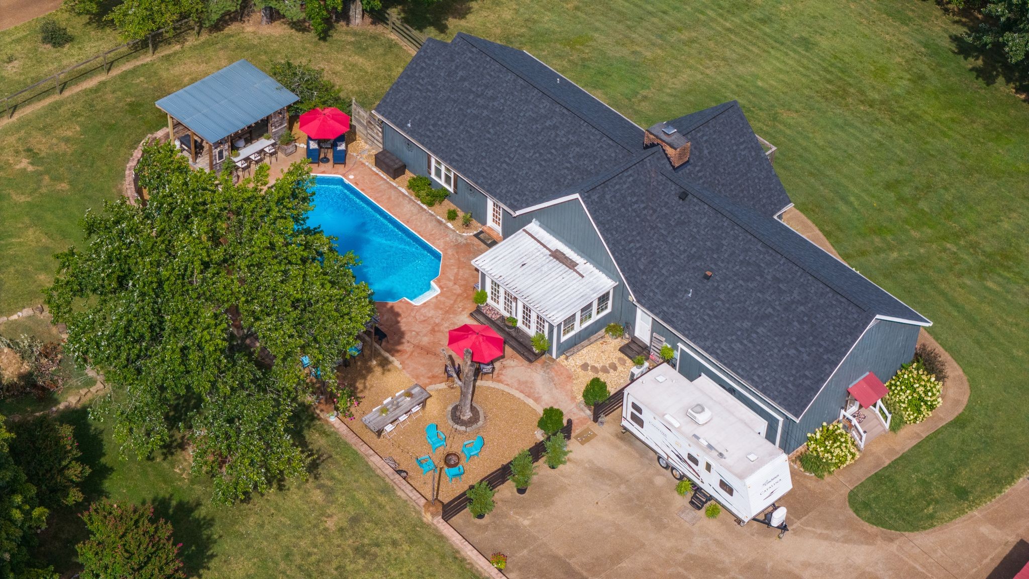 1633 Saundersville Road Hendersonville, TN 37075 - Photo 62 of 71 an aerial view of a house