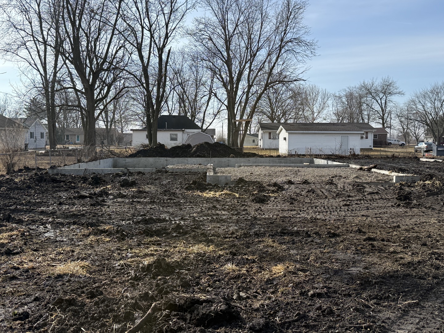 405 East Larmon Street Tolono, IL 61880 - Photo 2 of 14